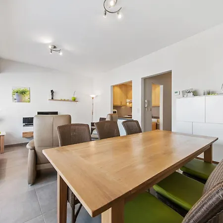 In For 6 Person, Cleaning Included Apartment Koksijde